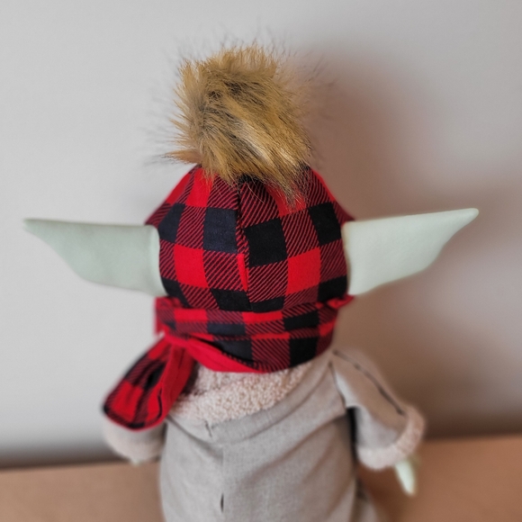 2 pc Hat & Scarf set for 11" The Child baby yoda LIFESIZE SIDESHOW Grogu Buffalo - Picture 10 of 14